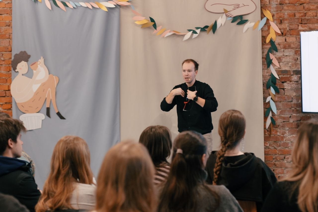 Nikita Obraztsov lecturing on the Goddesses